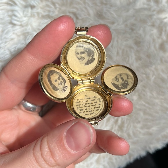 Vintage 50s Coro 4 Frame Locket - Picture 9 of 13